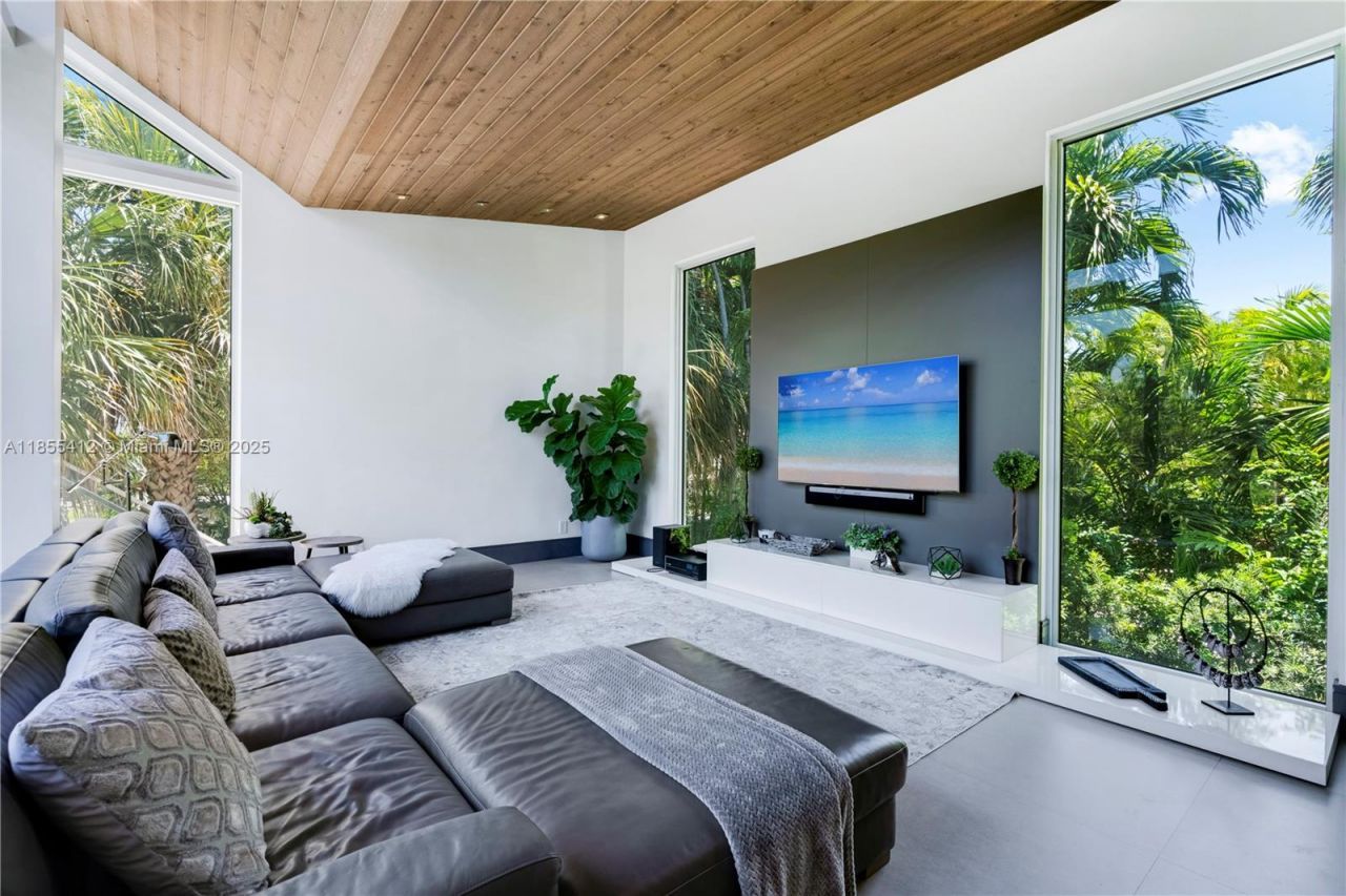 545 Sabal Palm, Key Biscayne, FL 33149 Photo