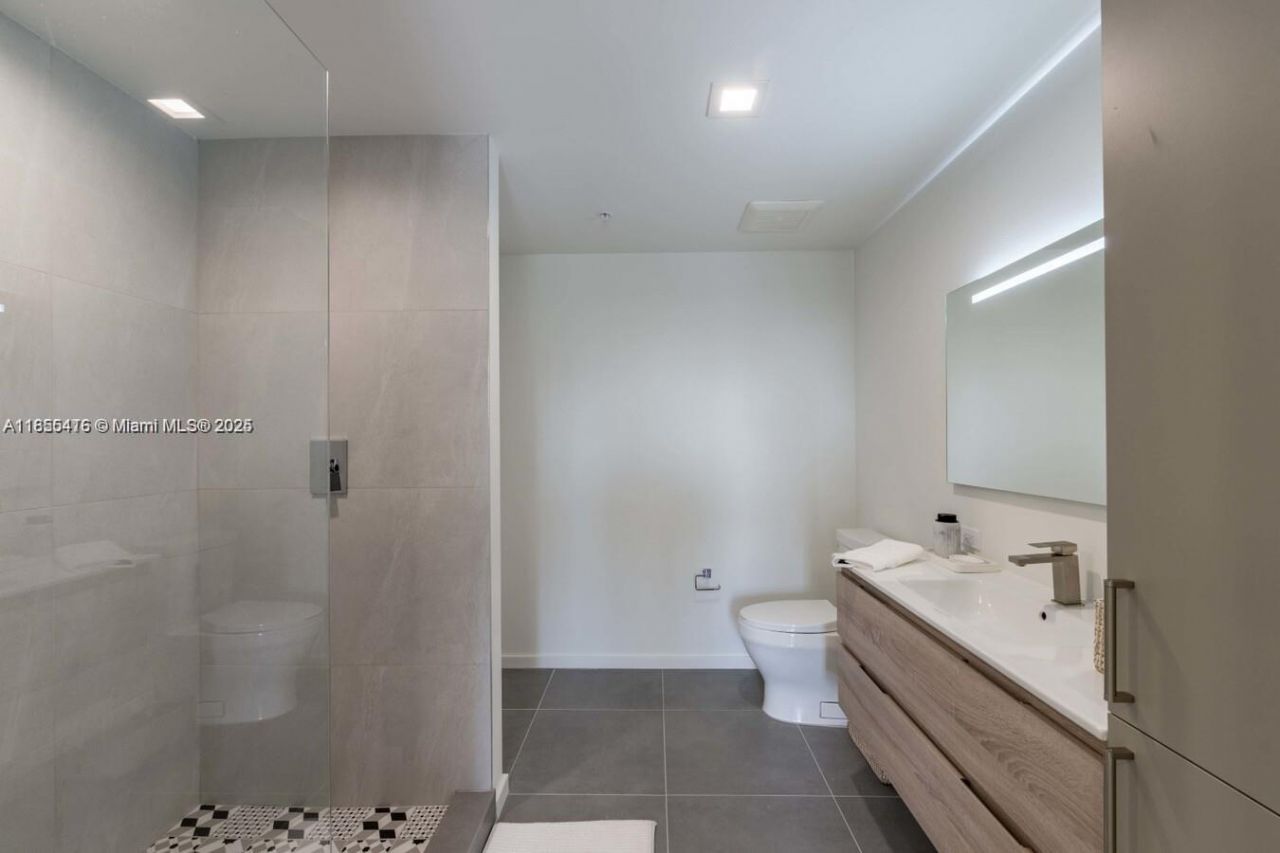 23 NE 17th Ter, Unit S3, Miami, FL 33132 Photo