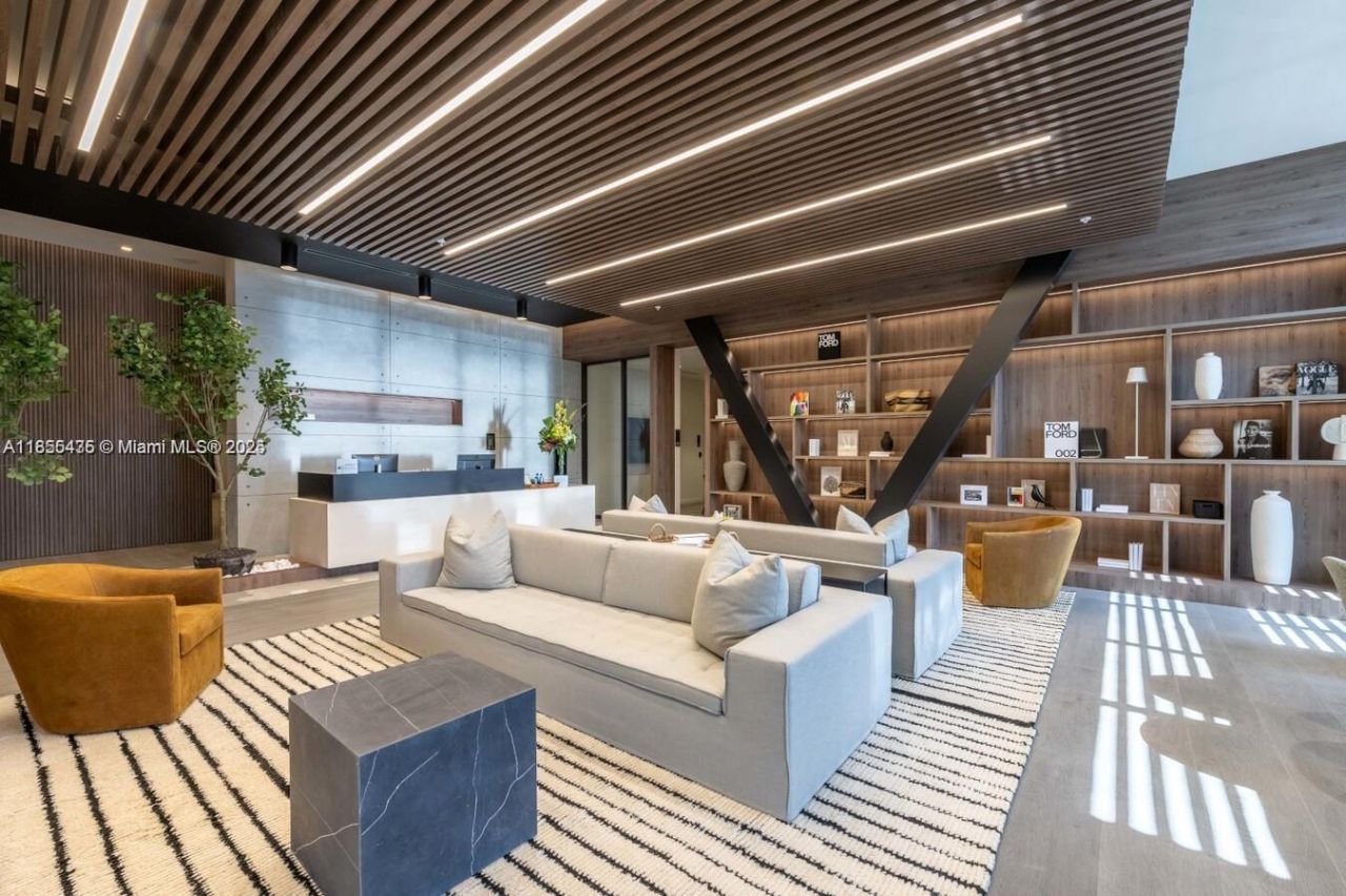 23 NE 17th Ter, Unit D1A, Miami, FL 33132 Photo