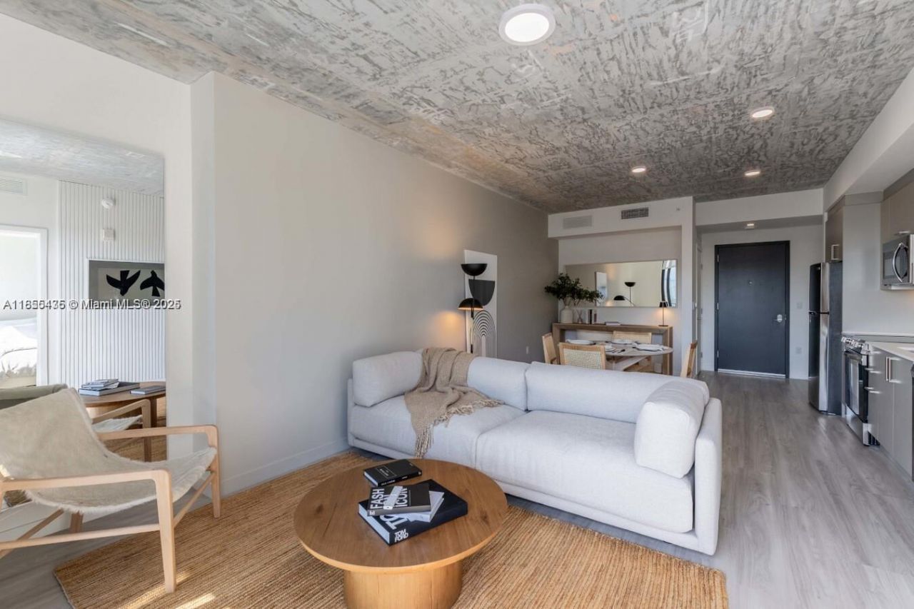 23 NE 17th Ter, Unit D1A, Miami, FL 33132 Photo