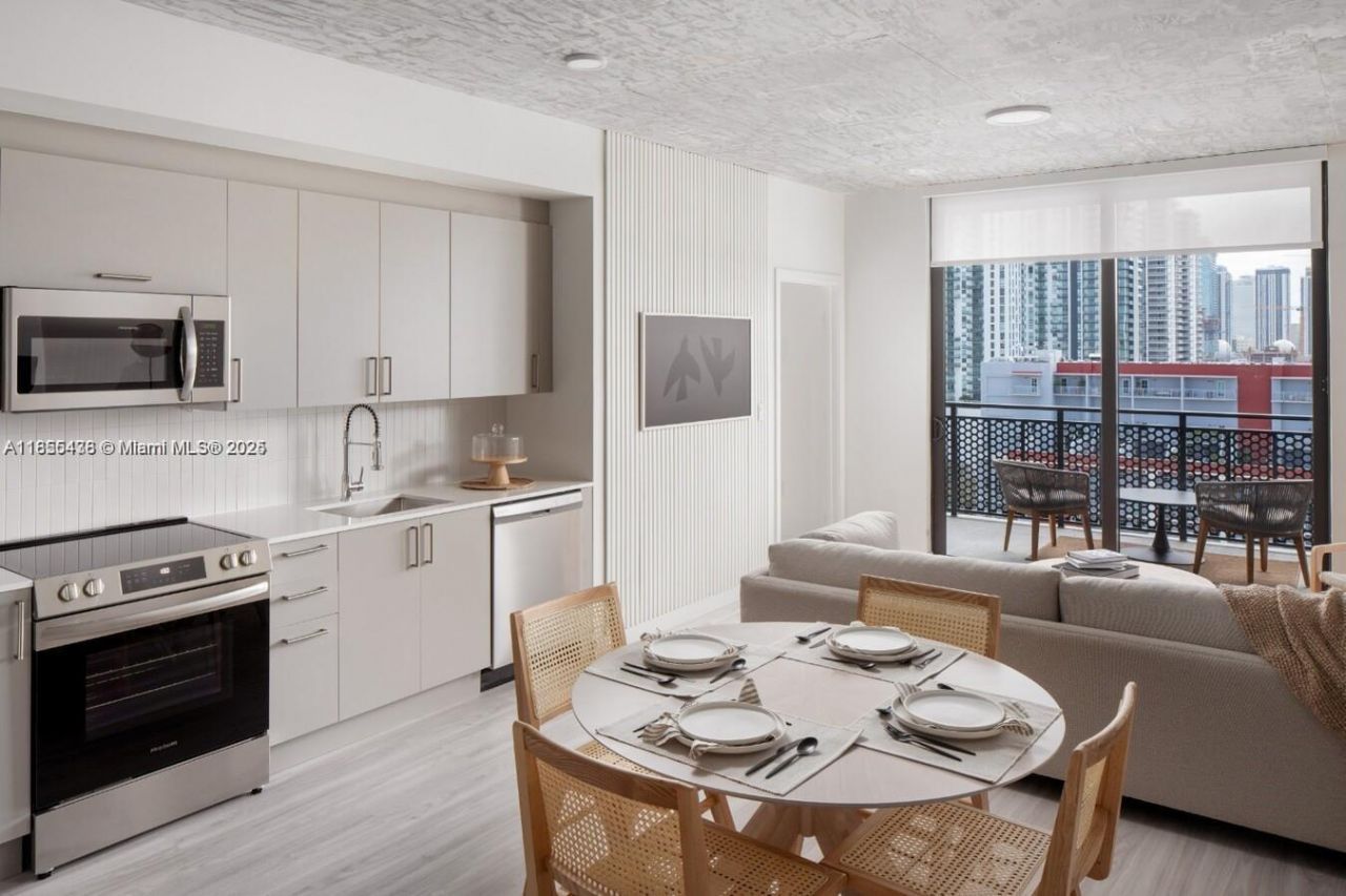 23 NE 17th Ter, Unit B4, Miami, FL 33132 Photo