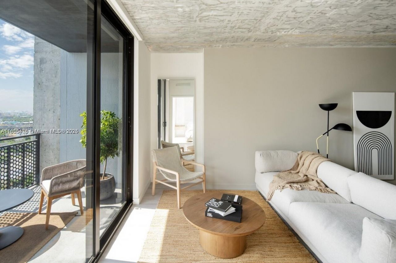 23 NE 17th Ter, Unit B4, Miami, FL 33132 Photo