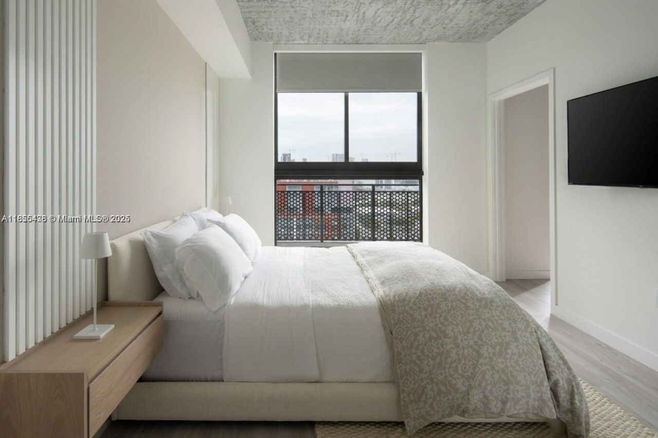 23 NE 17th Ter, Unit B4, Miami, FL 33132 Photo