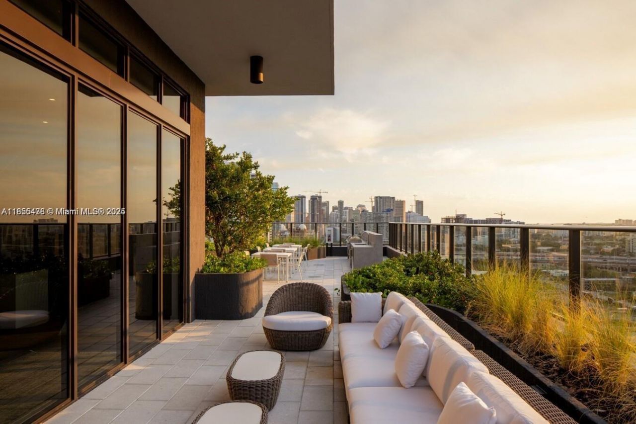 23 NE 17th Ter, Unit B4, Miami, FL 33132 Photo