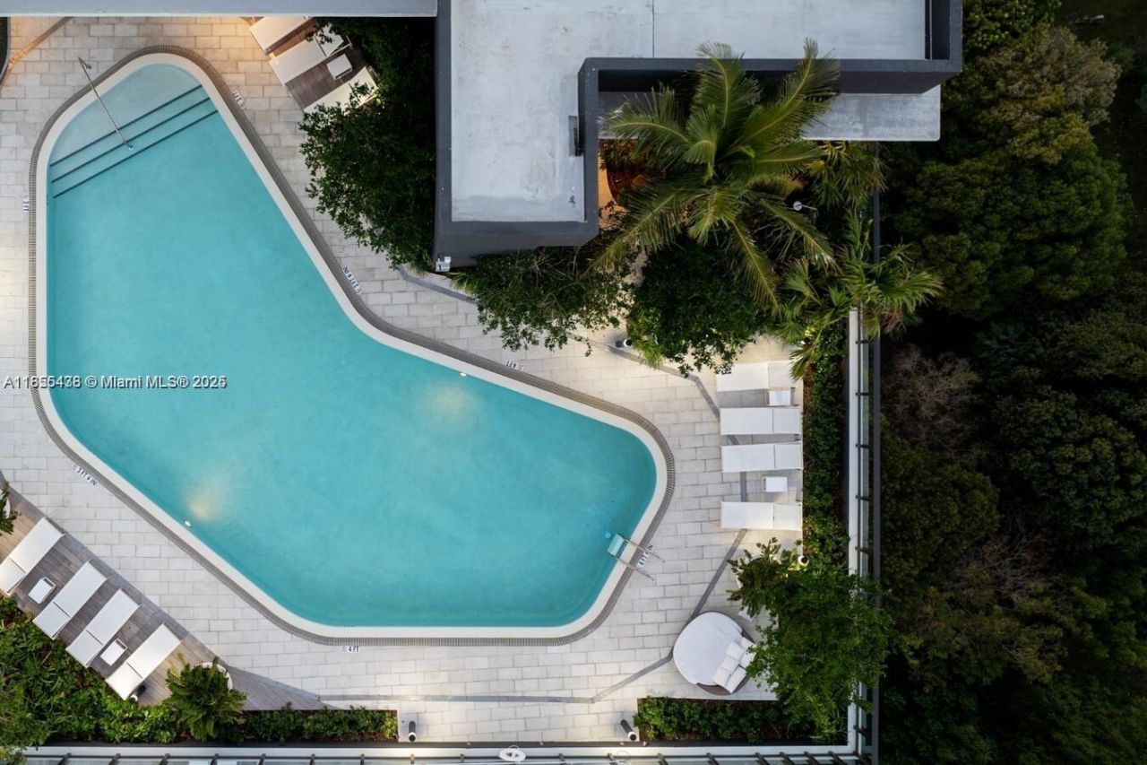 23 NE 17th Ter, Unit B4, Miami, FL 33132 Photo