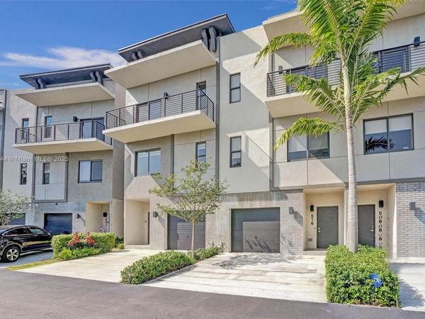 516 SE 1st Cir, Pompano Beach, FL 33060