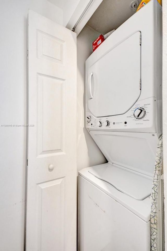 17100 N Bay Rd, Unit 1511, Sunny Isles Beach, FL 33160 Photo