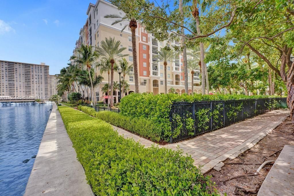 17100 N Bay Rd, Unit 1511, Sunny Isles Beach, FL 33160 Photo