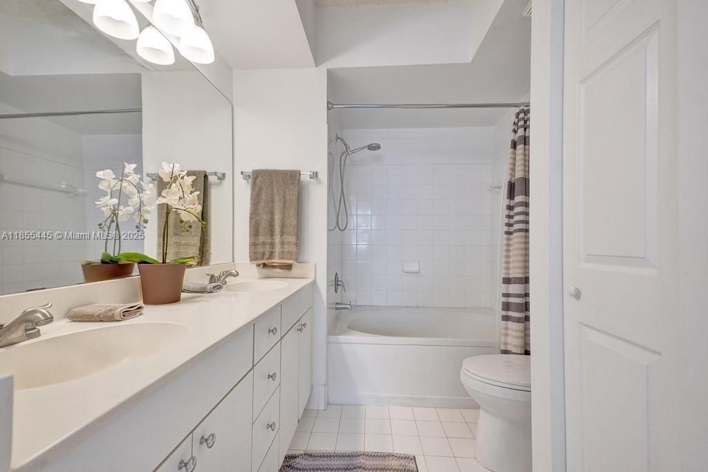 17100 N Bay Rd, Unit 1511, Sunny Isles Beach, FL 33160 Photo