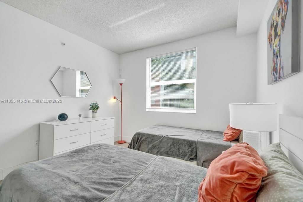 17100 N Bay Rd, Unit 1511, Sunny Isles Beach, FL 33160 Photo