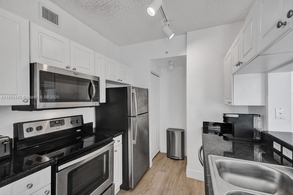 17100 N Bay Rd, Unit 1511, Sunny Isles Beach, FL 33160 Photo