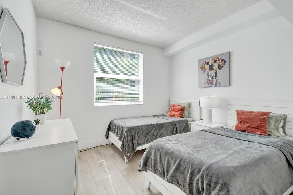 17100 N Bay Rd, Unit 1511, Sunny Isles Beach, FL 33160 Photo