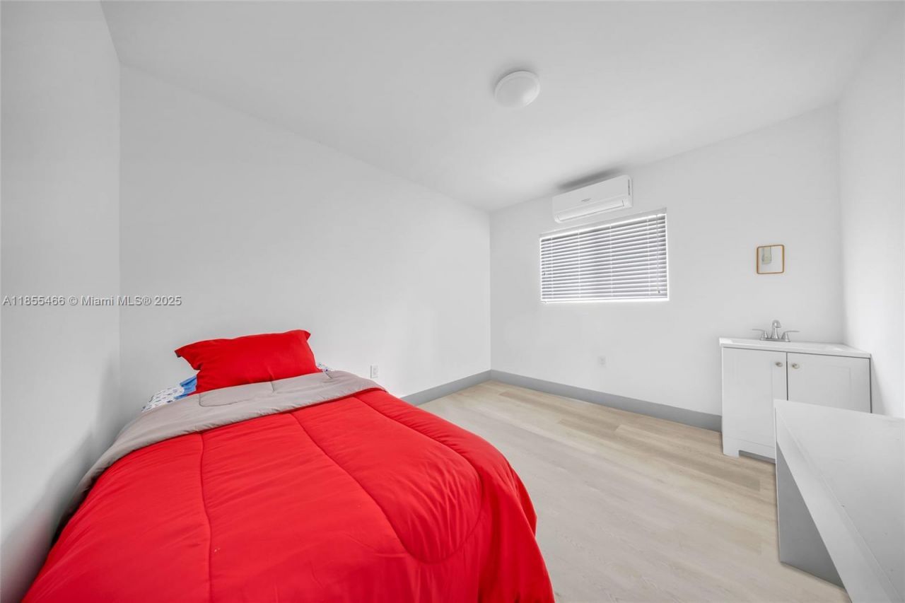 1028 SW 9th Ave, Miami, FL 33130 Photo