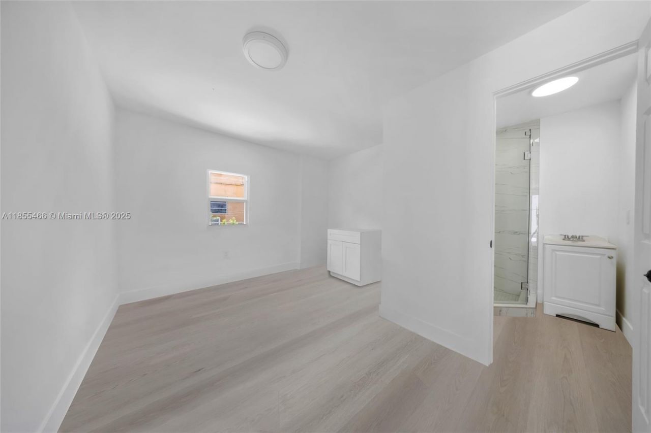 1028 SW 9th Ave, Miami, FL 33130 Photo