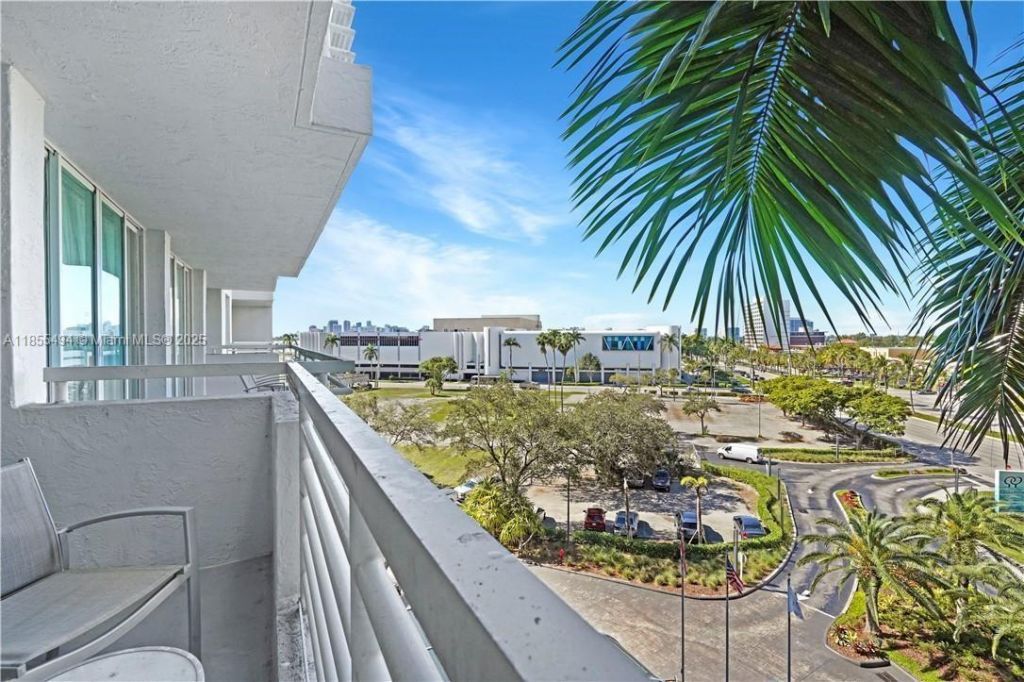 2670 E Sunrise Blvd, Unit 521, Fort Lauderdale, FL 33304 Photo