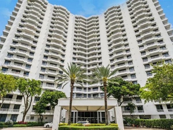 3300 NE 192nd St, Unit 214, Aventura, FL 33180