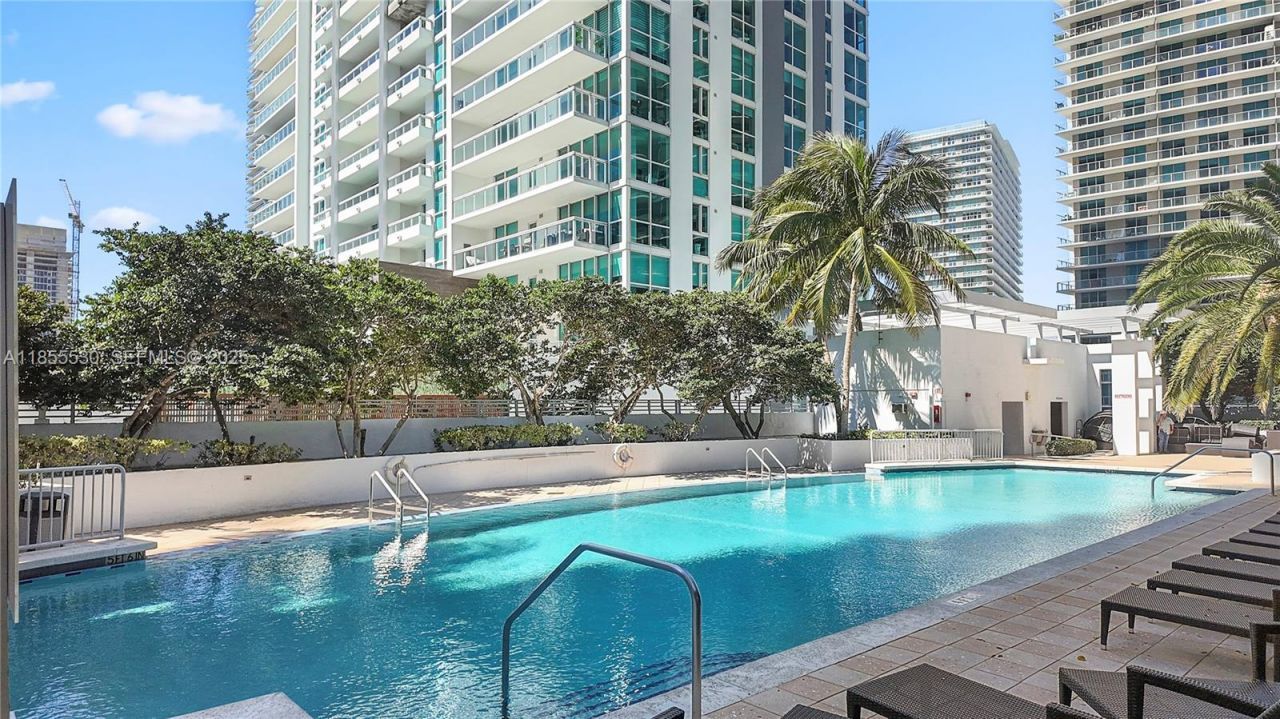 1060 Brickell Ave, Unit 4001, Miami, FL 33131 Photo