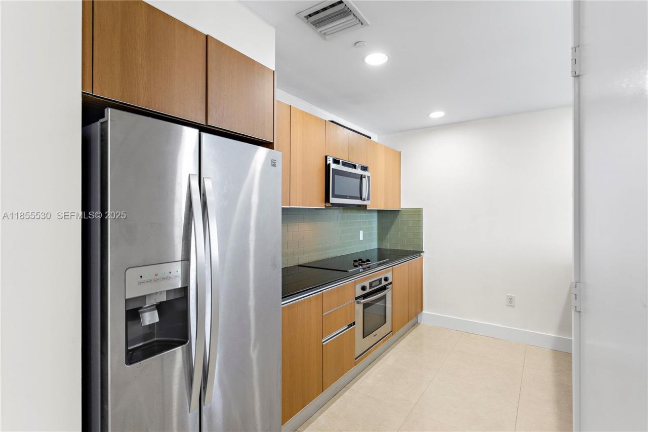 1060 Brickell Ave, Unit 4001, Miami, FL 33131 Photo