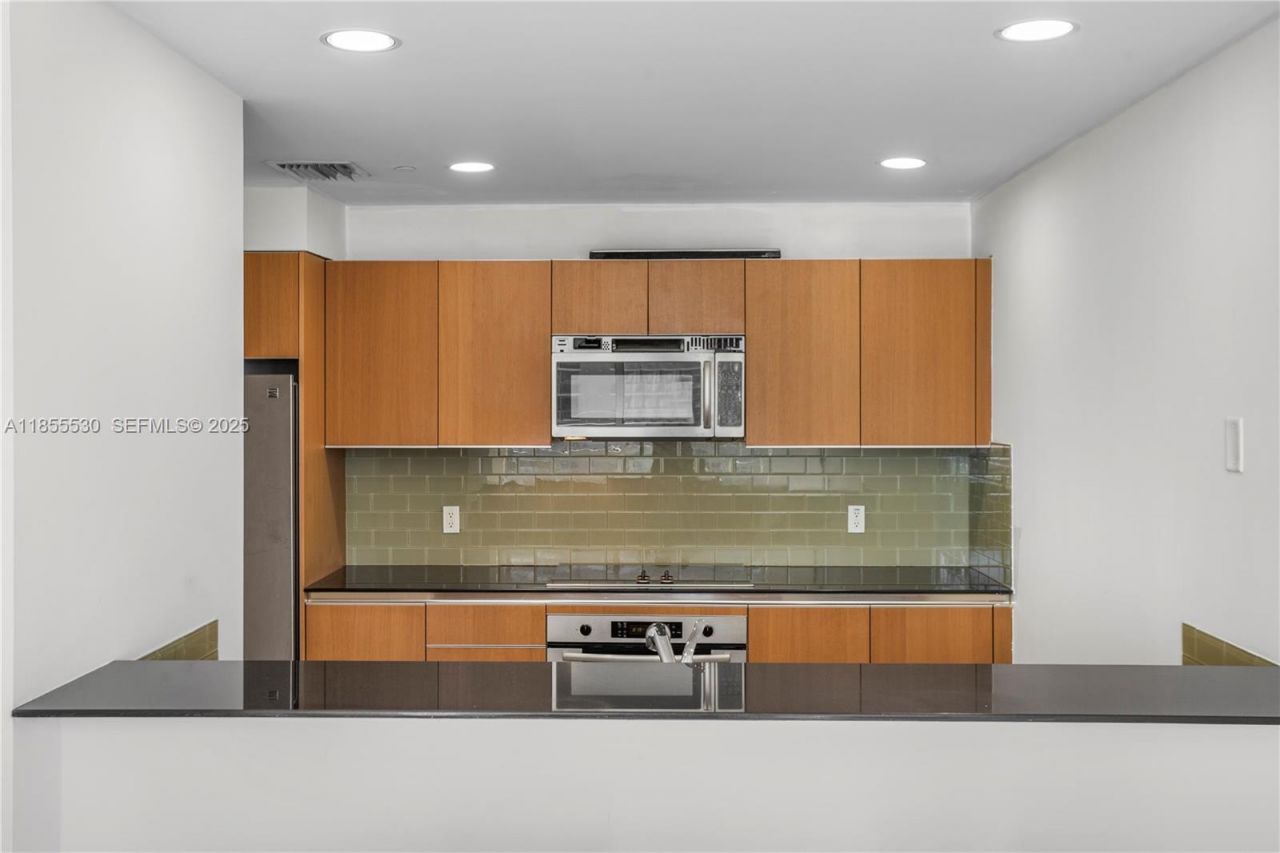 1060 Brickell Ave, Unit 4001, Miami, FL 33131 Photo