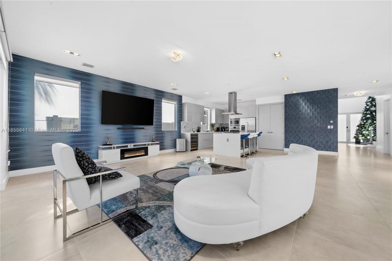 9830 NW 74th Ter, Doral, FL 33178 Photo