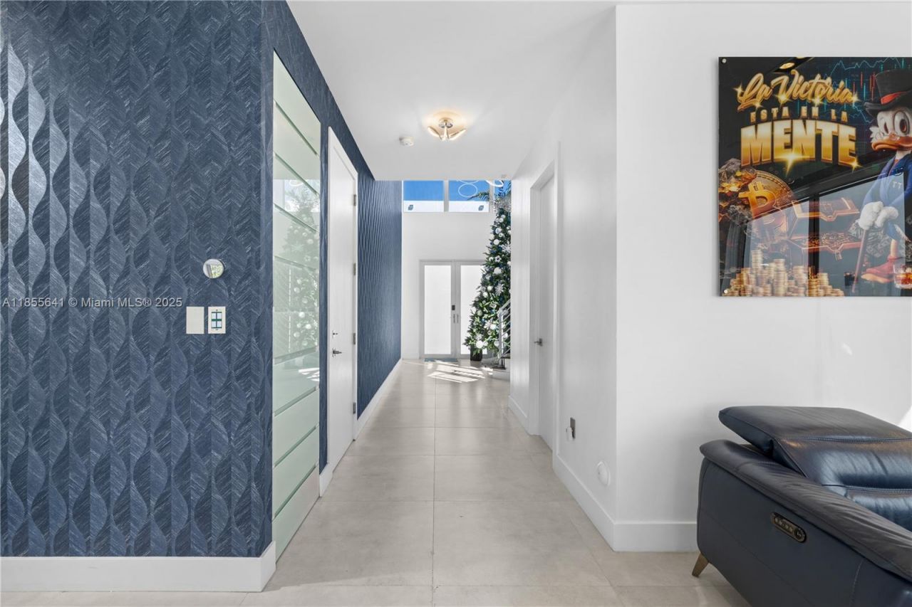 9830 NW 74th Ter, Doral, FL 33178 Photo