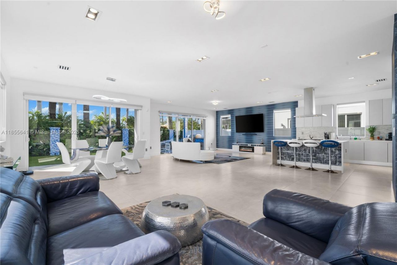 9830 NW 74th Ter, Doral, FL 33178 Photo