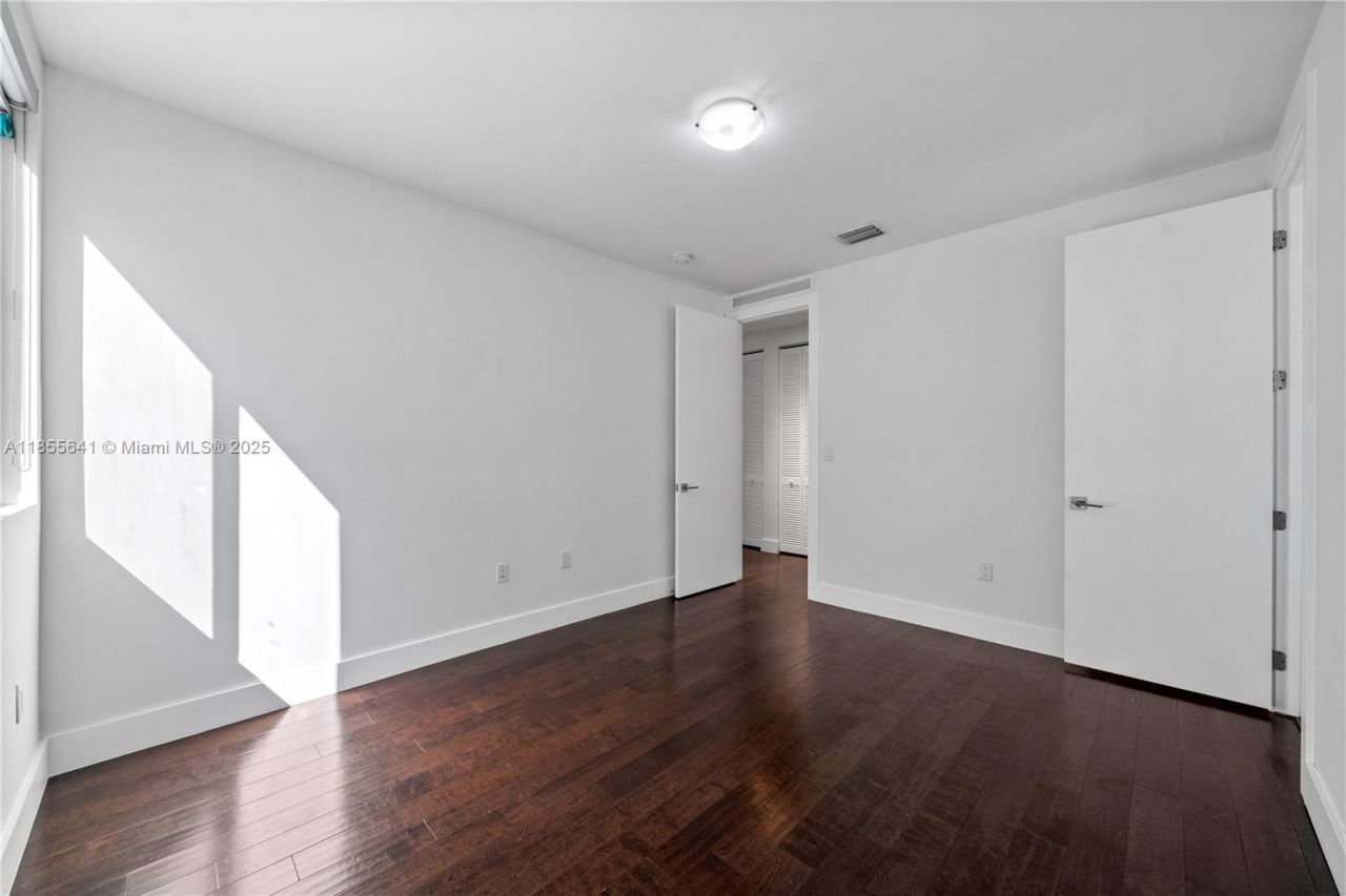 9830 NW 74th Ter, Doral, FL 33178 Photo