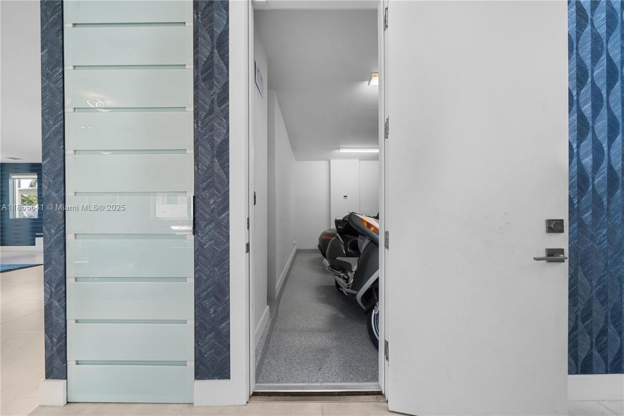 9830 NW 74th Ter, Doral, FL 33178 Photo