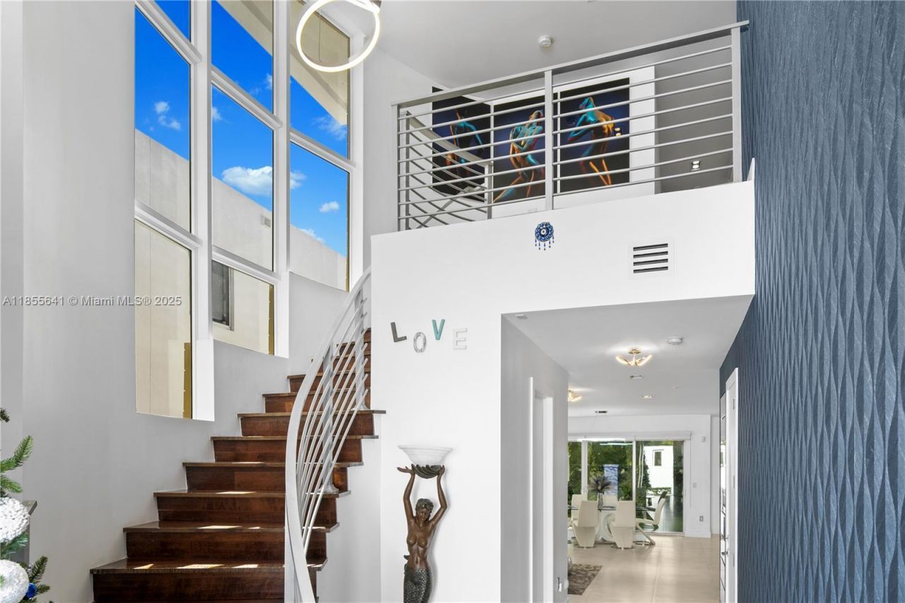 9830 NW 74th Ter, Doral, FL 33178 Photo