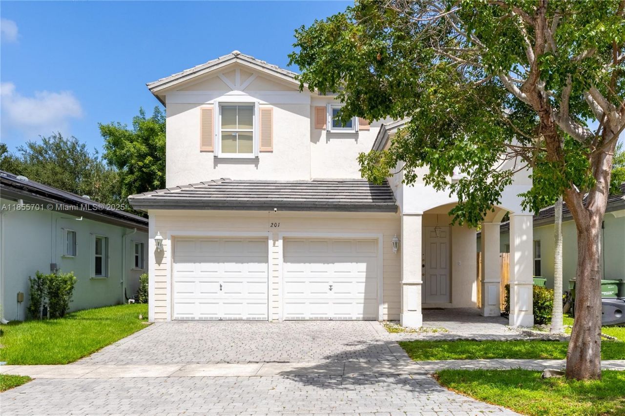 201 NE 36th Ter, Homestead, FL 33033 Photo