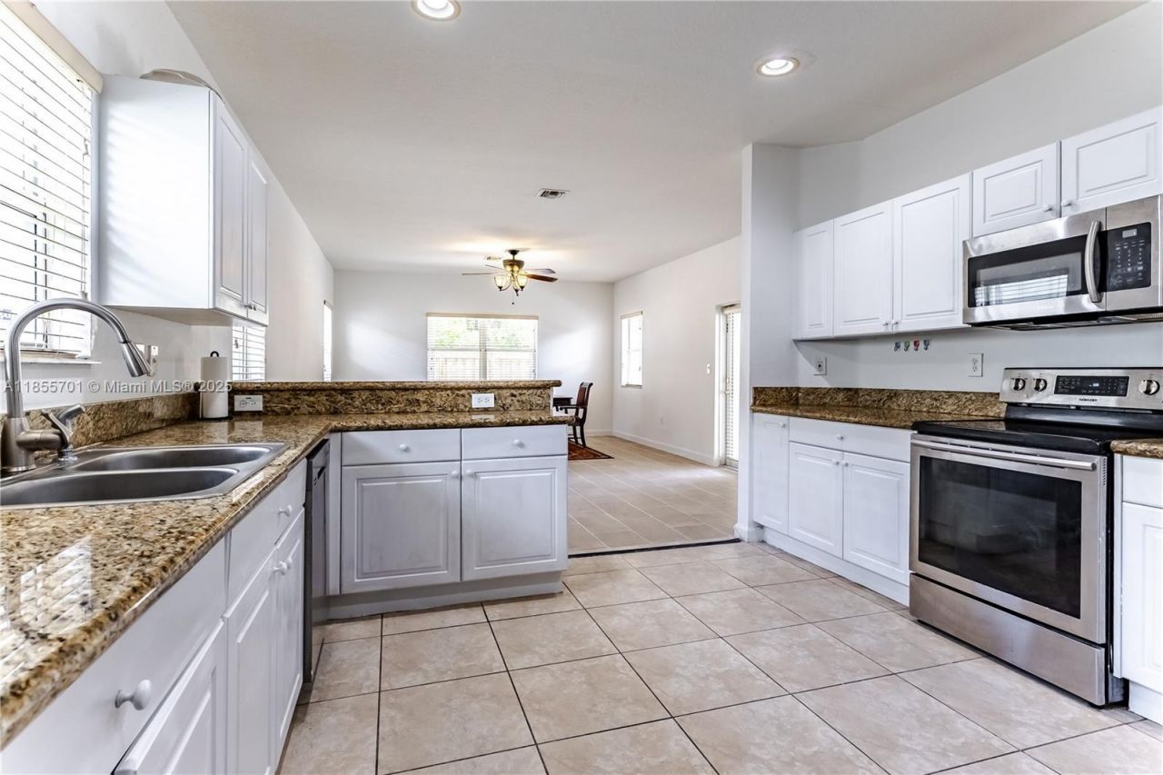 201 NE 36th Ter, Homestead, FL 33033 Photo