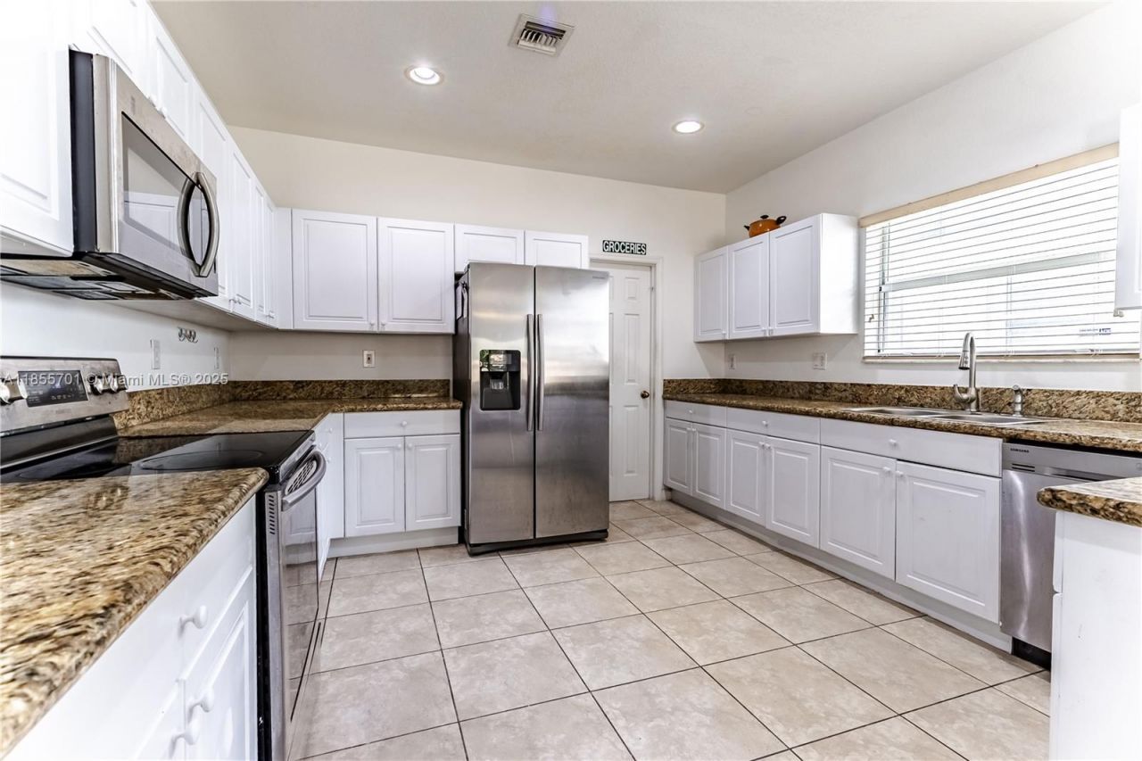 201 NE 36th Ter, Homestead, FL 33033 Photo