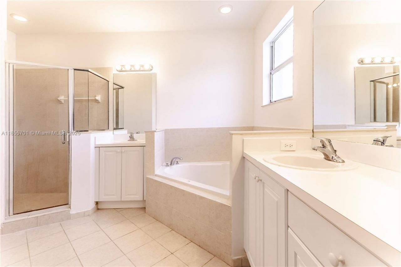 201 NE 36th Ter, Homestead, FL 33033 Photo