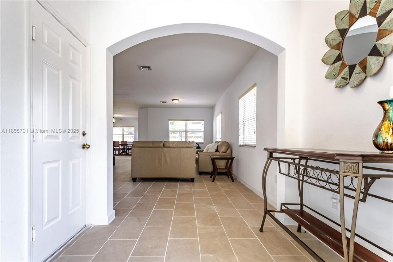 201 NE 36th Ter, Homestead, FL 33033 Photo