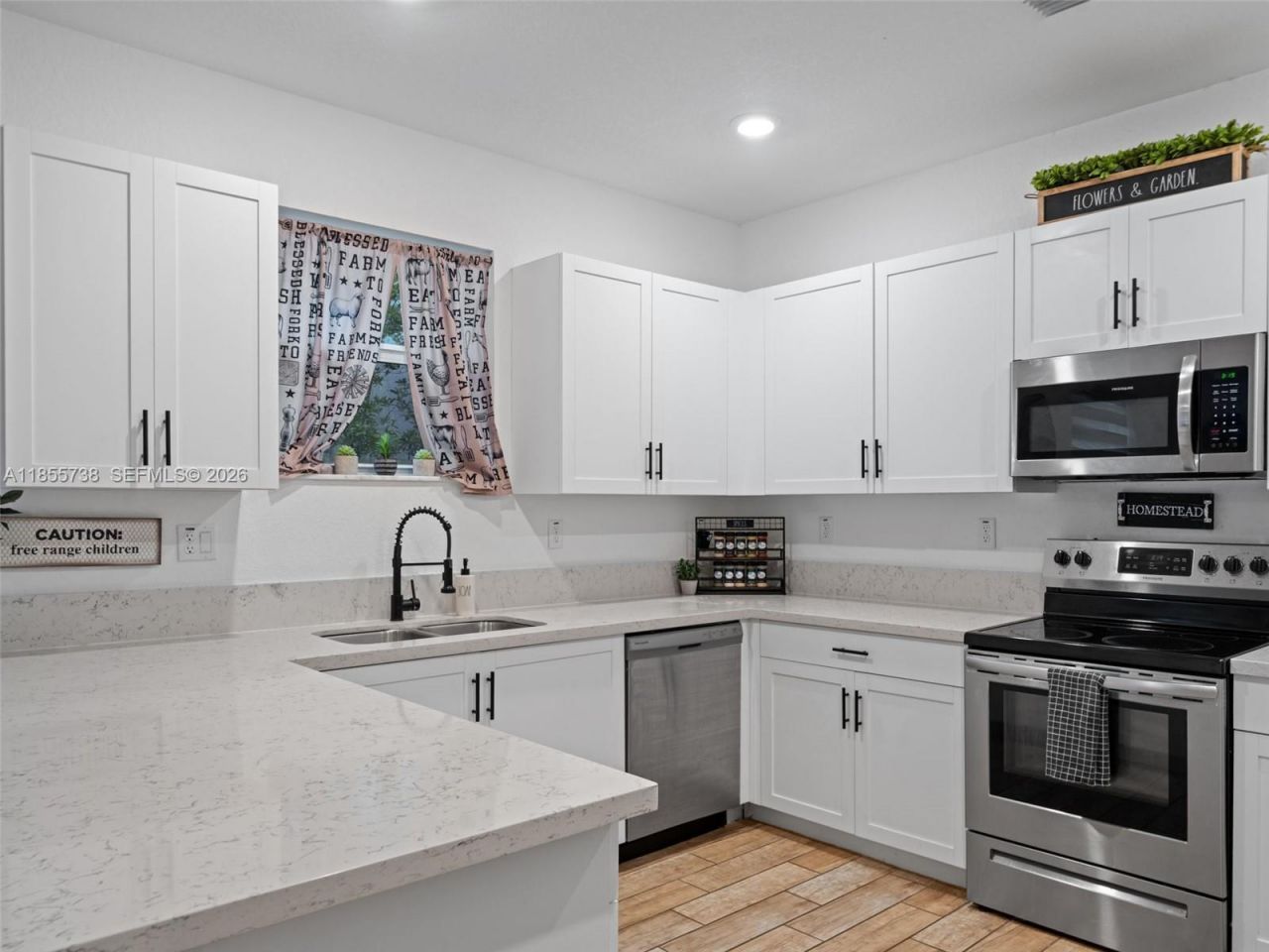 1418 SE 26th Ter, Homestead, FL 33035 Photo