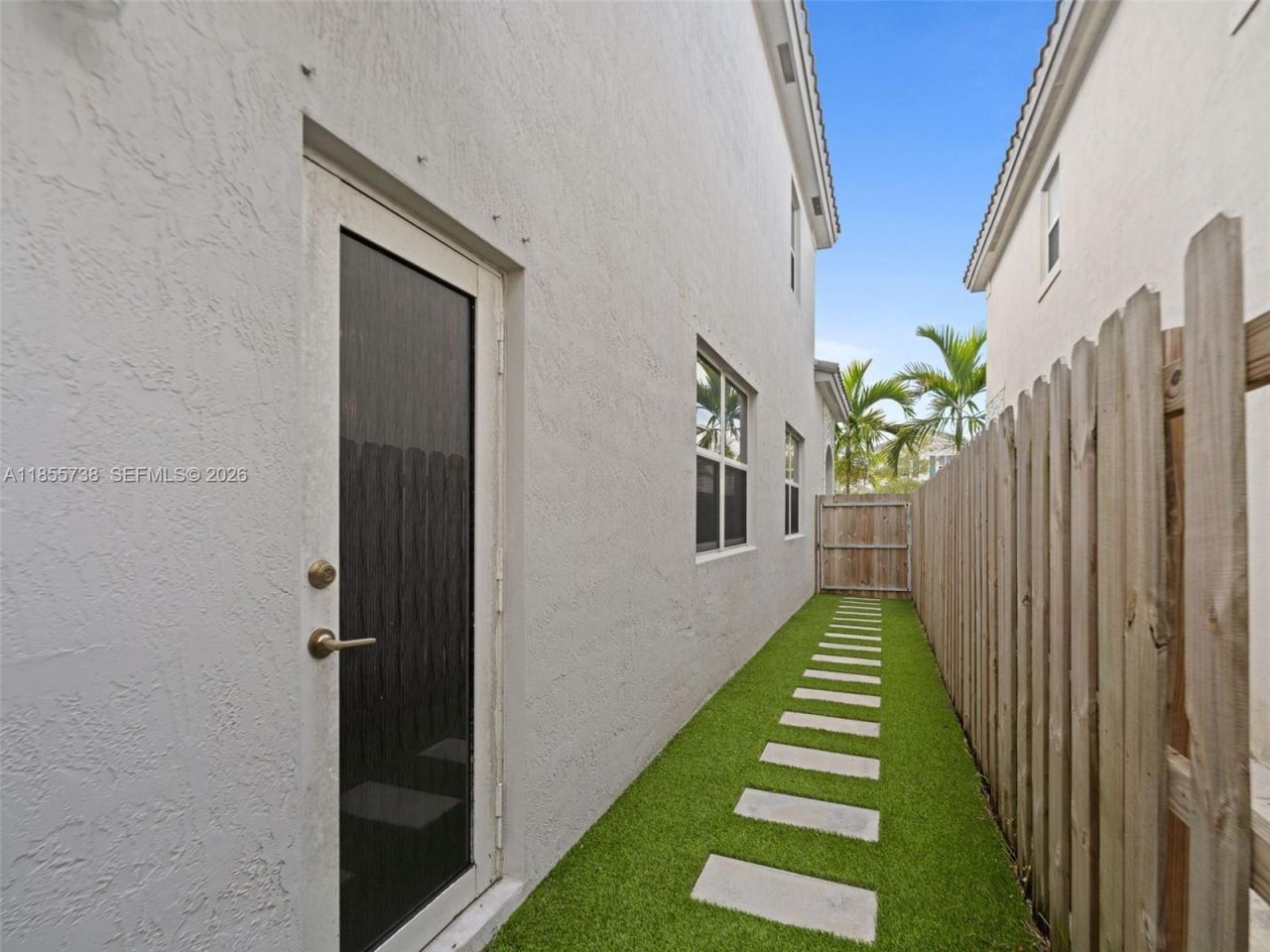 1418 SE 26th Ter, Homestead, FL 33035 Photo