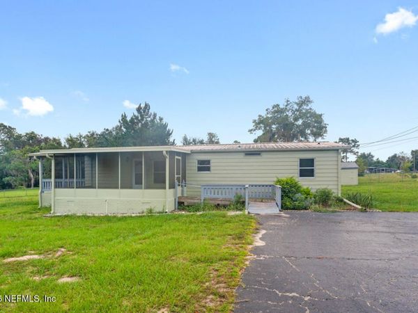 100 MANGELS Drive, Interlachen, FL 32148