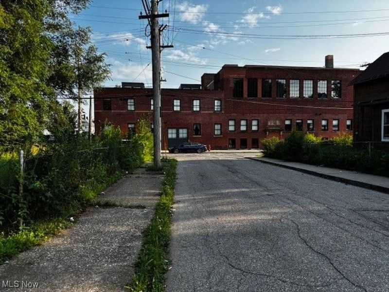 2700 Barber Avenue, Cleveland, OH 44113 Photo 12