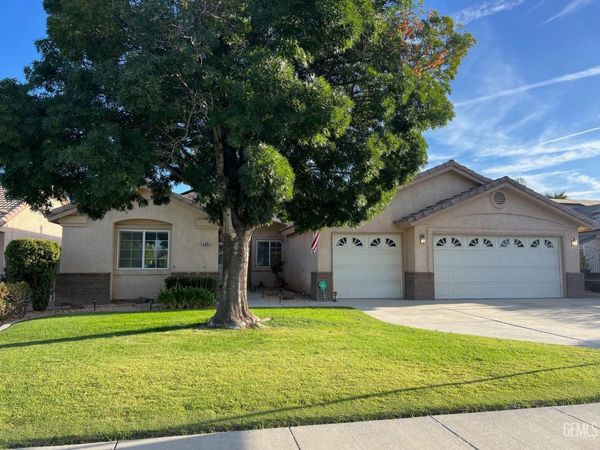3006 Giovanetti Avenue, Bakersfield, CA 93313