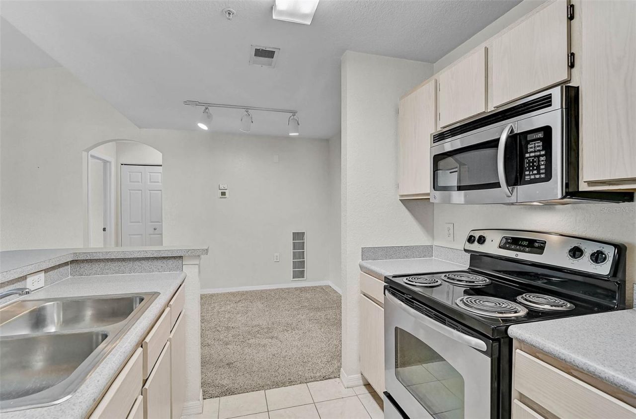 8827 Manor Loop, Unit 204, Lakewood Ranch, FL 34202 Photo