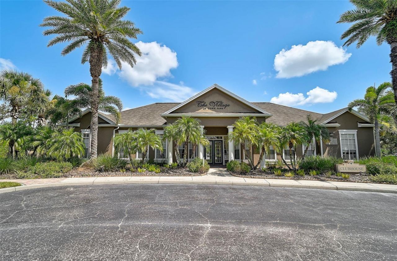 8827 Manor Loop, Unit 204, Lakewood Ranch, FL 34202 Photo