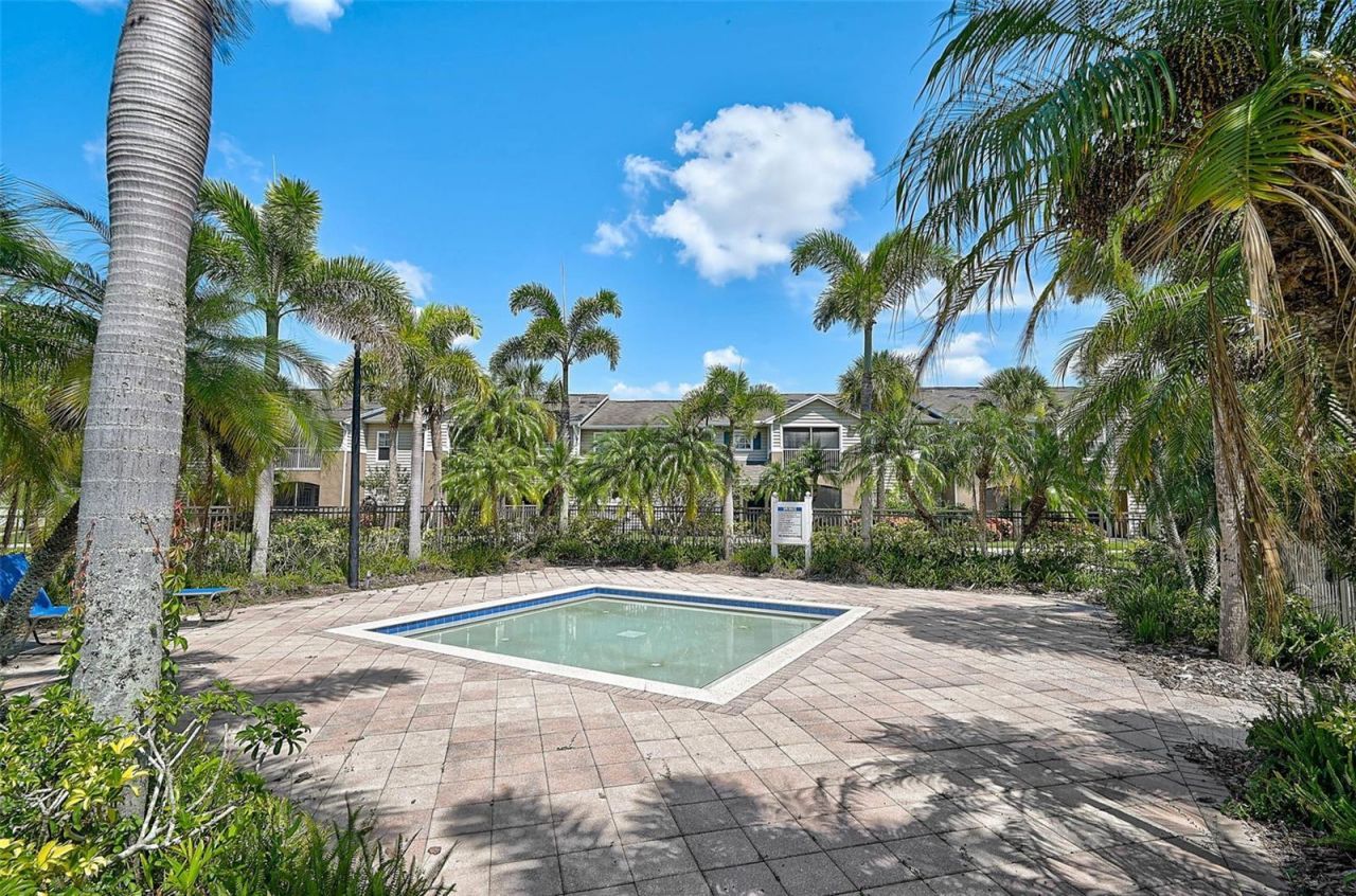 8827 Manor Loop, Unit 204, Lakewood Ranch, FL 34202 Photo