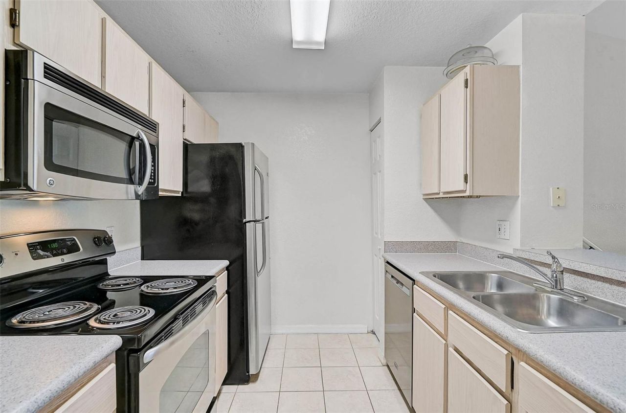 8827 Manor Loop, Unit 204, Lakewood Ranch, FL 34202 Photo