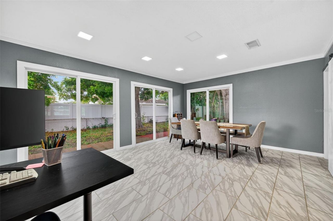 300 Davison Avenue Ne, Saint Petersburg, FL 33703 Photo