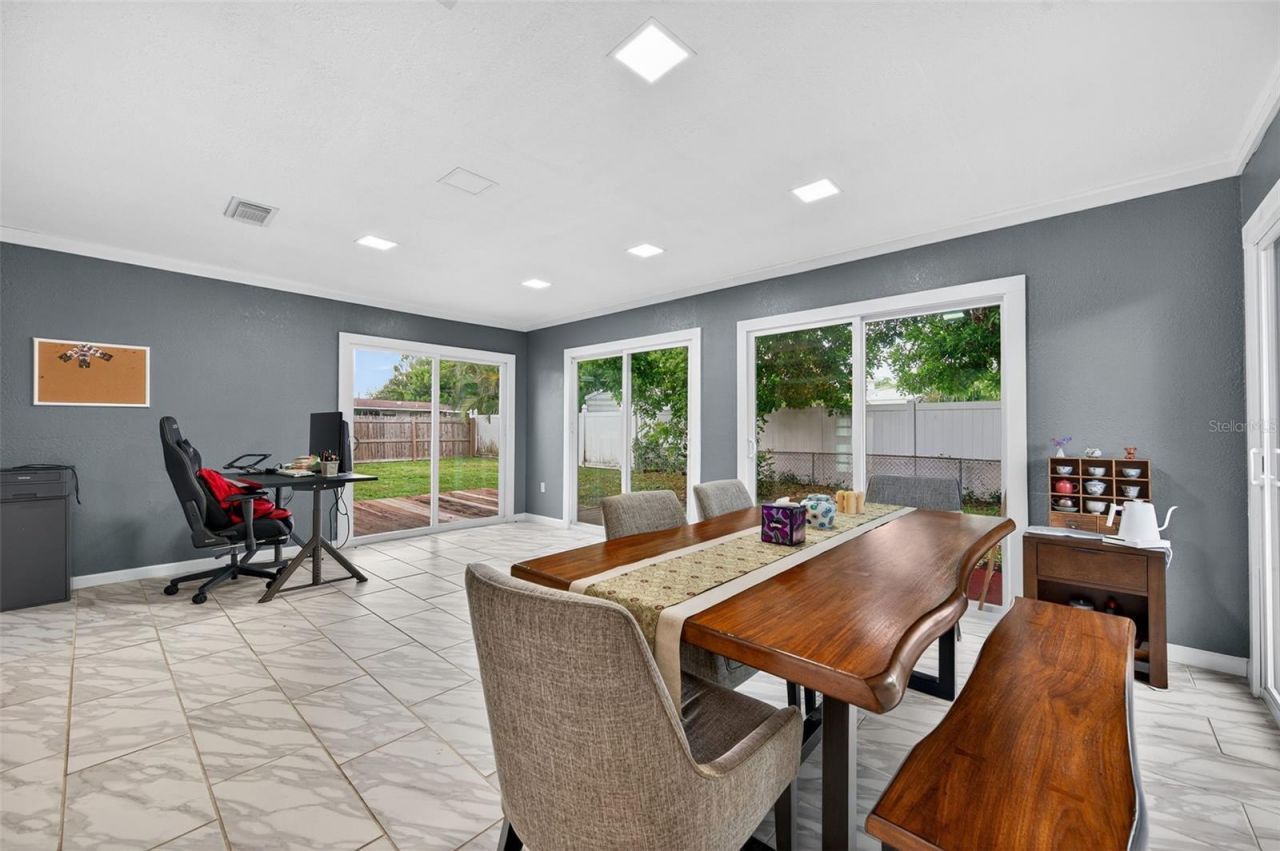 300 Davison Avenue Ne, Saint Petersburg, FL 33703 Photo