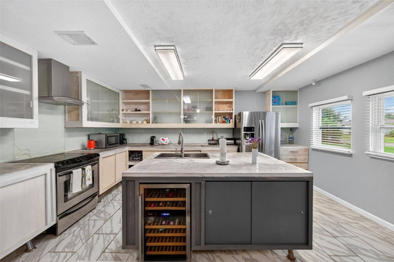 300 Davison Avenue Ne, Saint Petersburg, FL 33703 Photo