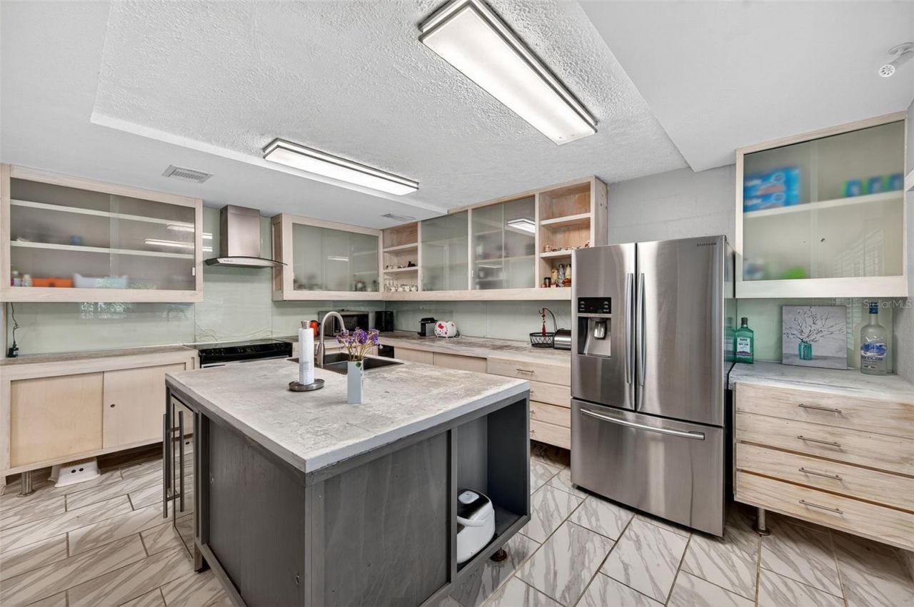 300 Davison Avenue Ne, Saint Petersburg, FL 33703 Photo