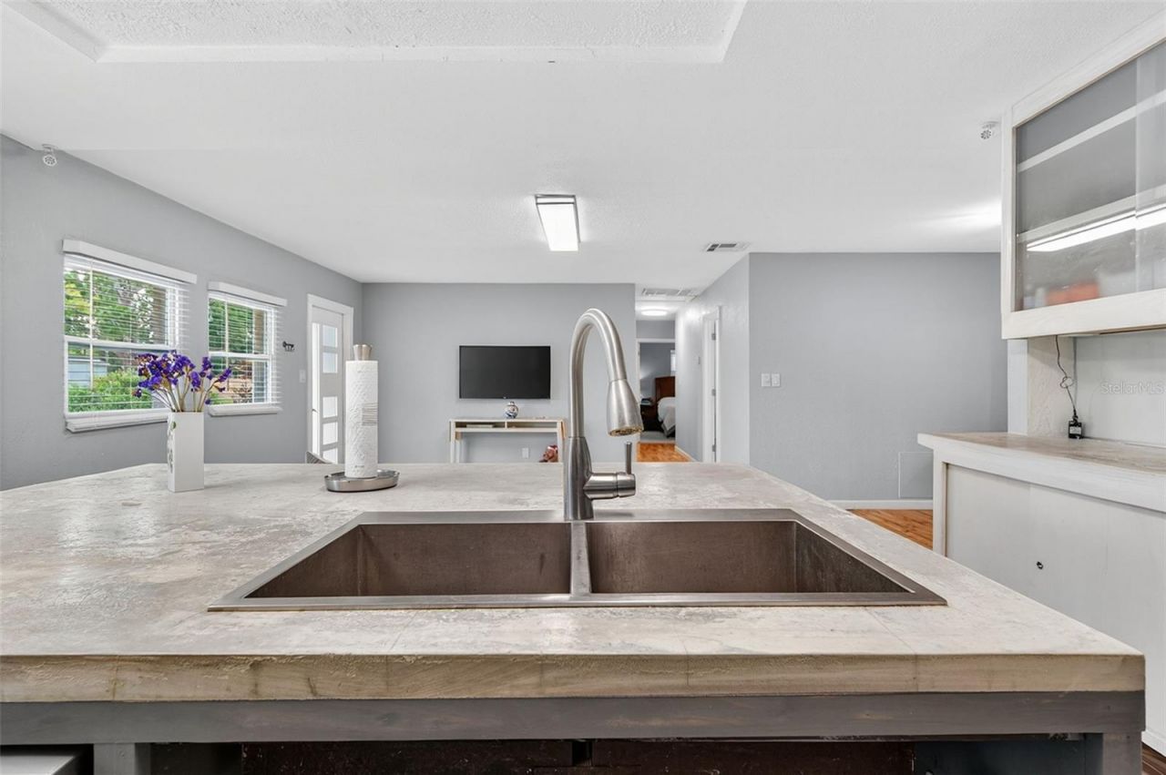 300 Davison Avenue Ne, Saint Petersburg, FL 33703 Photo