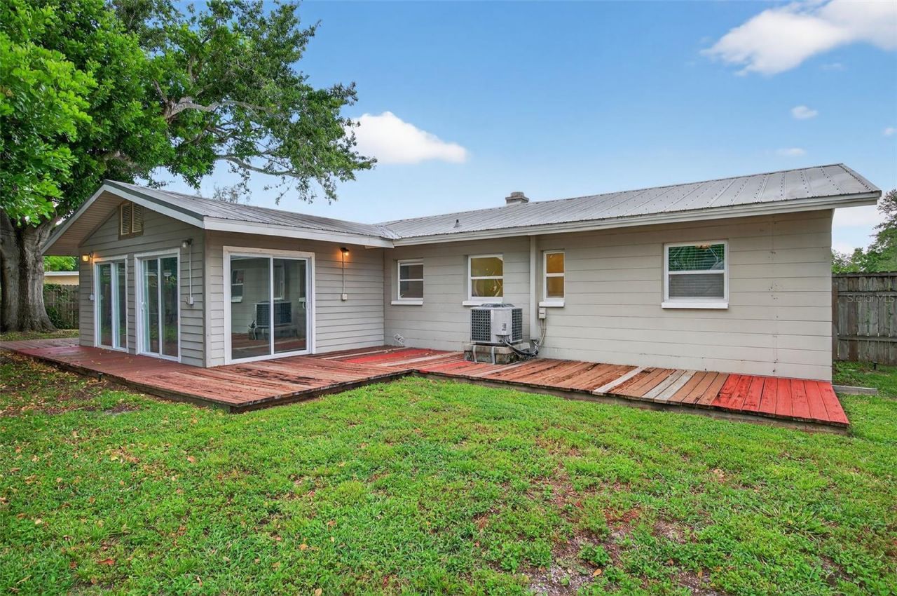 300 Davison Avenue Ne, Saint Petersburg, FL 33703 Photo