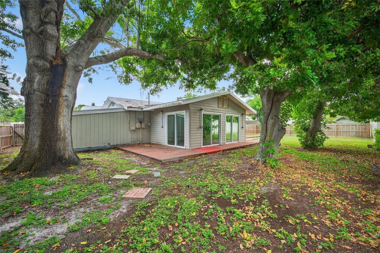 300 Davison Avenue Ne, Saint Petersburg, FL 33703 Photo